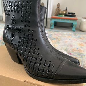 Black Matisse booties